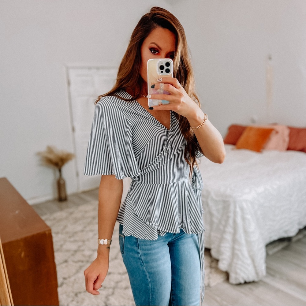 LOFT grey white striped flutter sleeve wrap top • Size medium